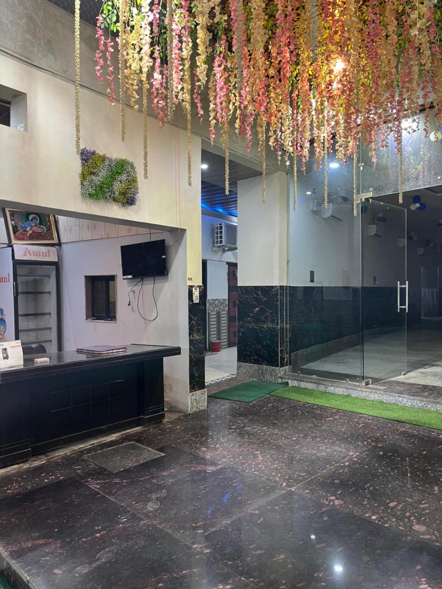 G&G Palace Vrindavan Luaran gambar