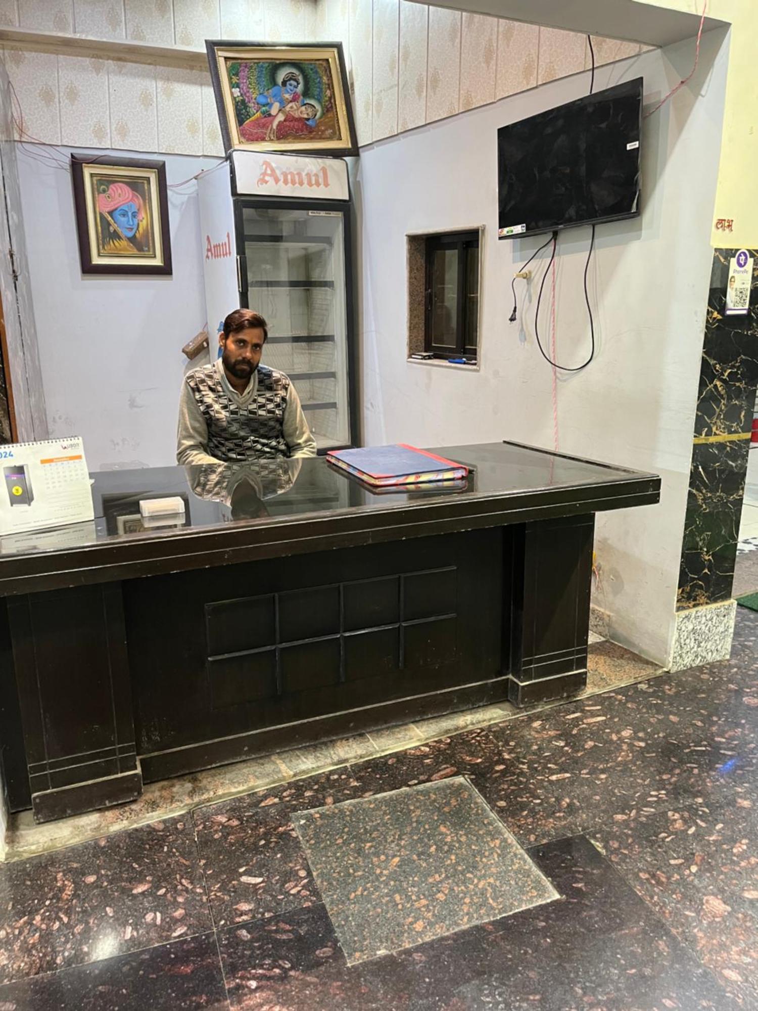 G&G Palace Vrindavan Luaran gambar