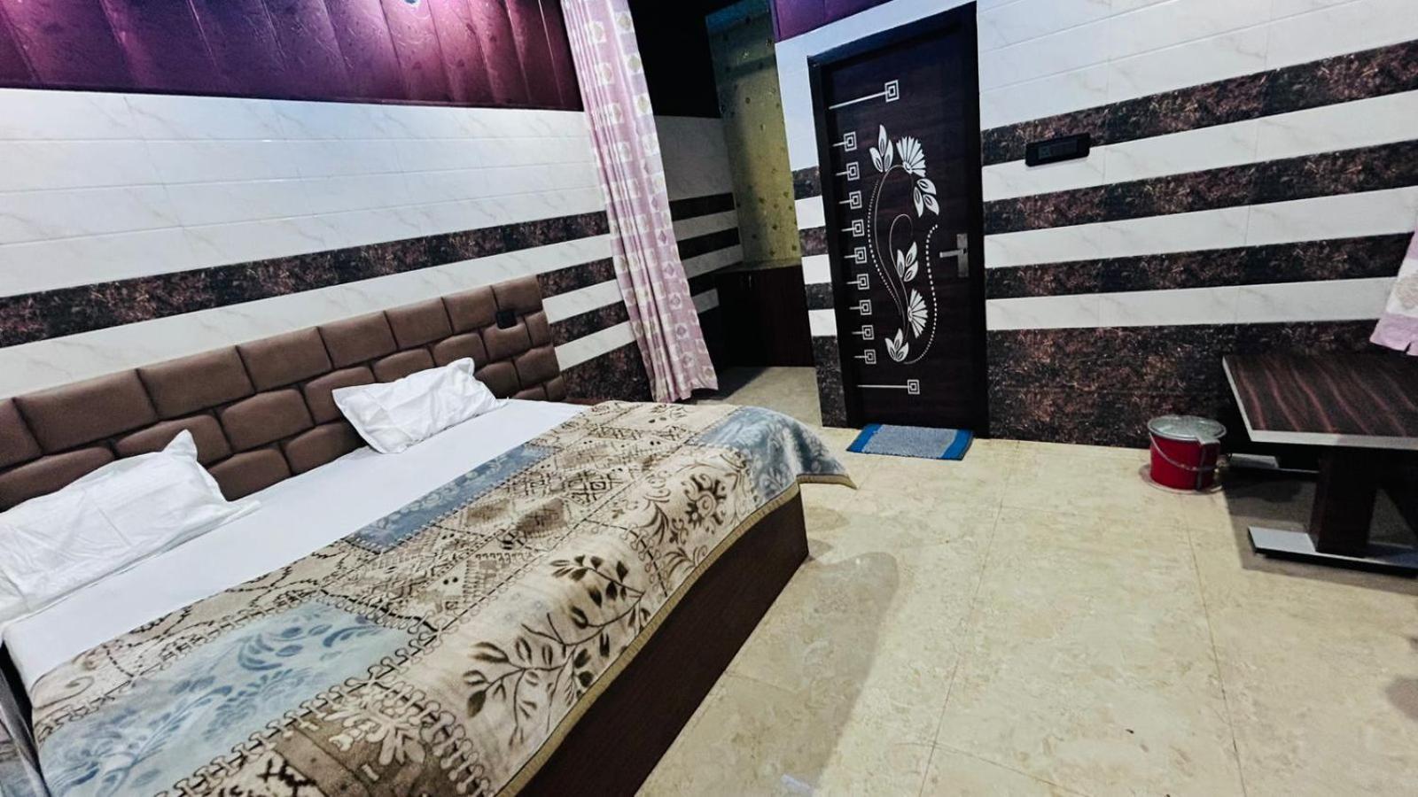 G&G Palace Vrindavan Luaran gambar